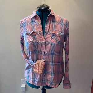 American eagle snap button plaid blouse